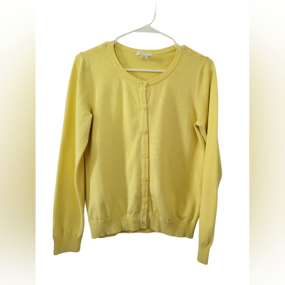 2 For $20 Bundle And Save!  H&M Light yellow Cardigan. Misses size M